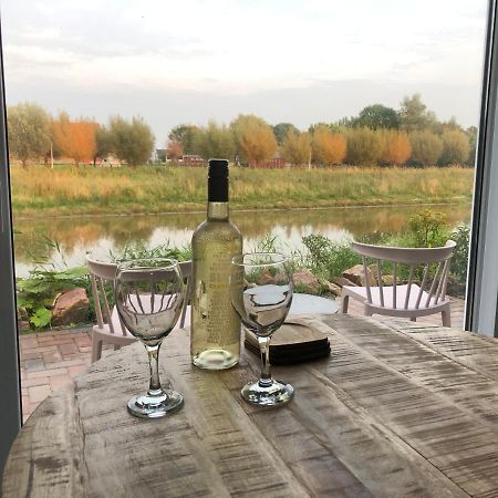 B&B Snurk Stiens, Fijn Verblijf Aan Open Vaarwater Dış mekan fotoğraf